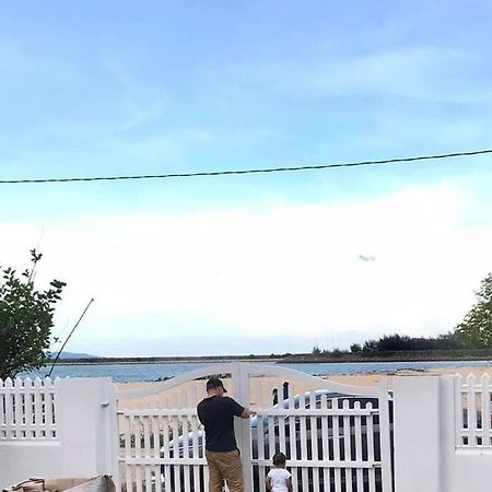 Sea Kecil Tiny House Near Jetty Of Kuala Besut Villa Kampong Nail Exterior photo