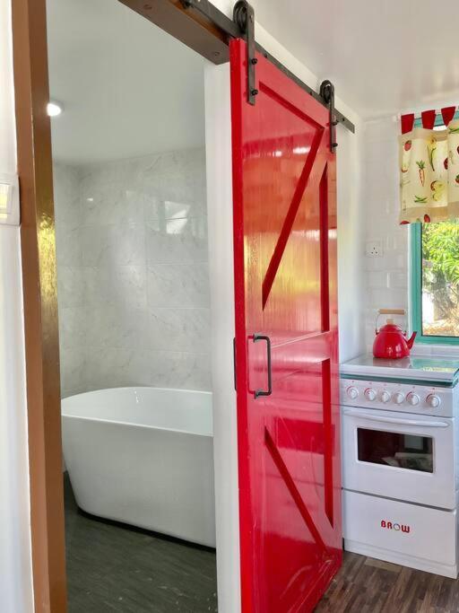 Sea Kecil Tiny House Near Jetty Of Kuala Besut Villa Kampong Nail Exterior photo